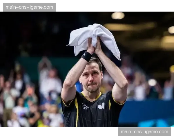 特写：41岁老将波尔在澳门站赛后，独自加练至场馆熄灯