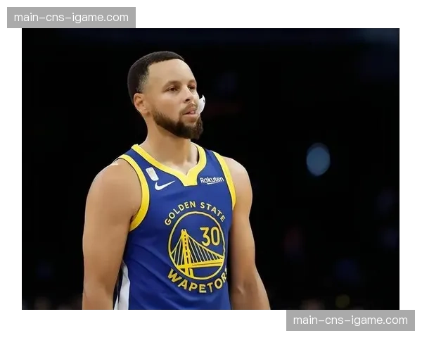 勇士队更新伤情报告:库里因脚踝酸痛被列为每日观察。 勇士队更新伤情报告:库里因脚踝酸痛被列为每日观察。