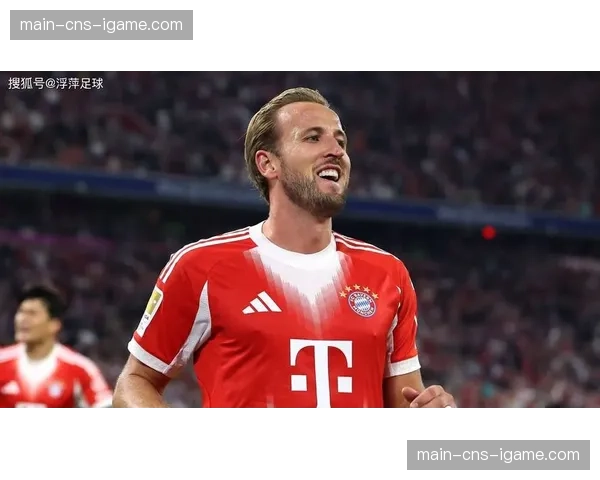 特写镜头：凯恩安慰被换下后落泪的拜仁慕尼黑年轻后卫