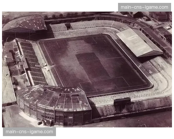 老特拉福德球场北看台扩建工程因技术问题延期竣工